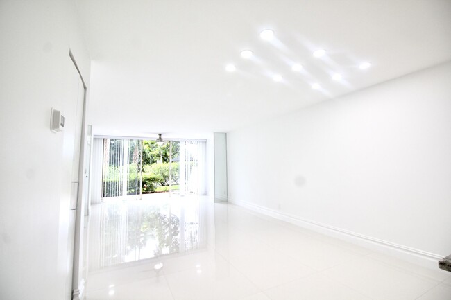 Building Photo - 4501 Fountains Dr