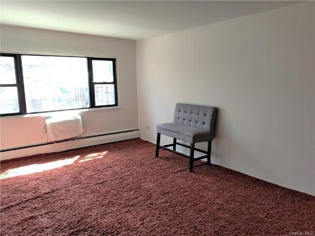 Foto del edificio - 2241 Palmer Ave