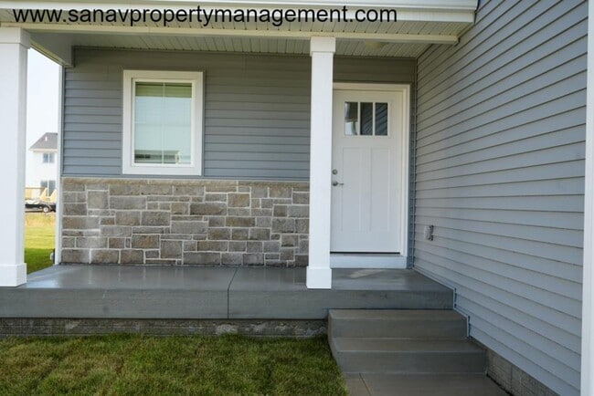 Building Photo - Your Dream Home Awaits You! A 4-Bed, 2.5 - Bath in Bondurant!