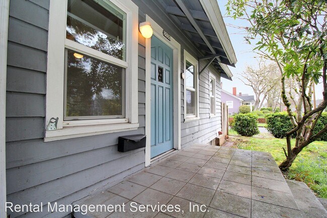Building Photo - 2 br, 2 bath House - 3535 SE Holgate Blvd