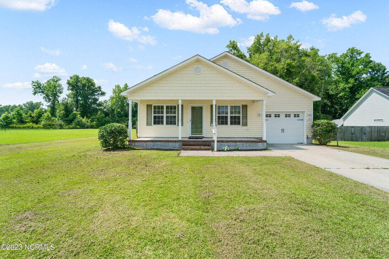 121 Woodbury Farm Dr, Jacksonville, NC 28540 House Rental in