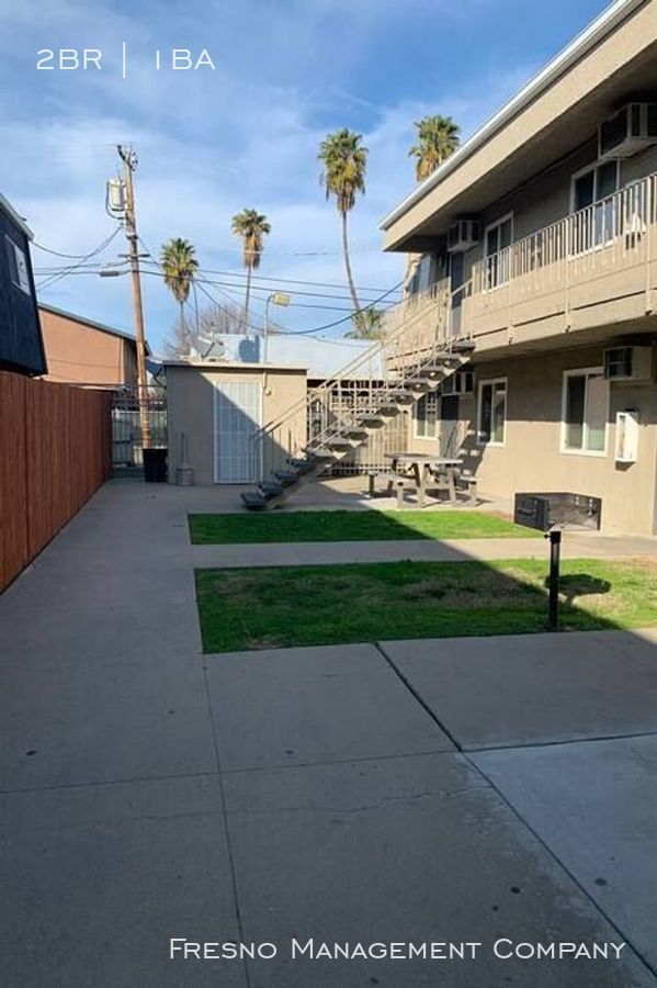Foto del edificio - Immediate Move In Near Fresno State!!