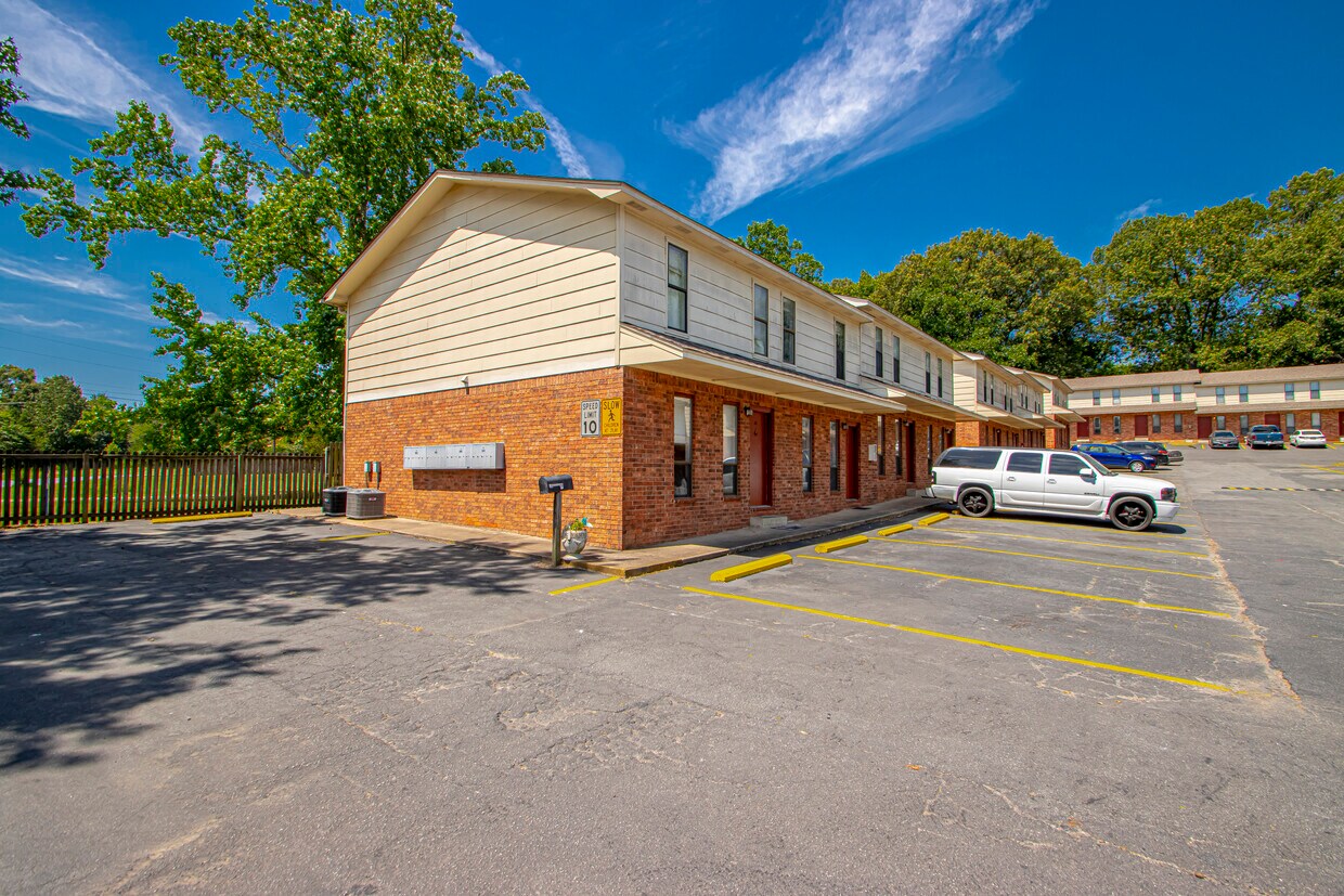 Primary Photo - 719 S Redmond Rd