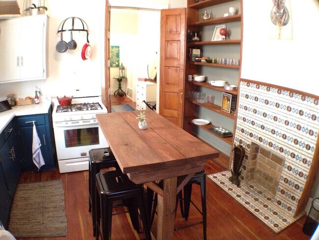 Cocina - 2815 Ursulines Ave