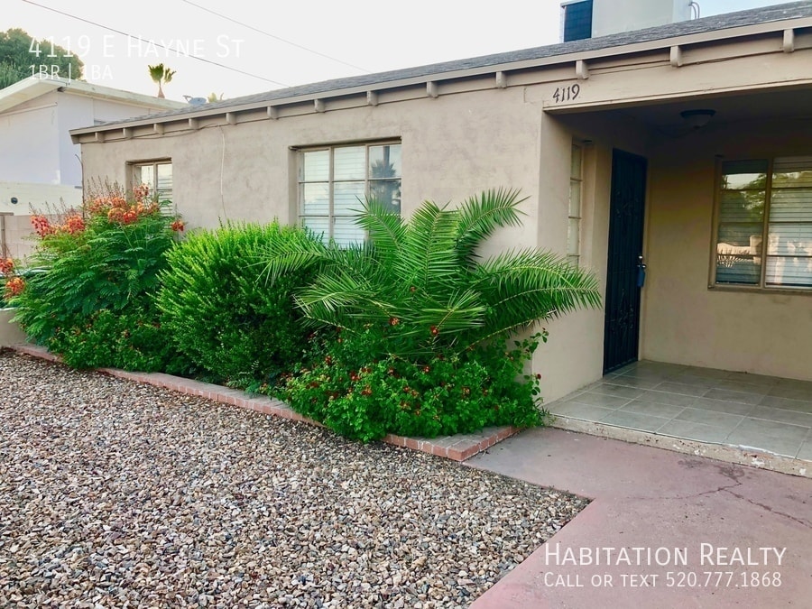 One Bedroom near Reid Park with Enclosed Y... House for Rent in