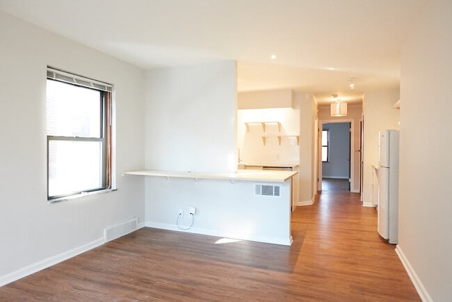 Building Photo - 909 Concordia Ln