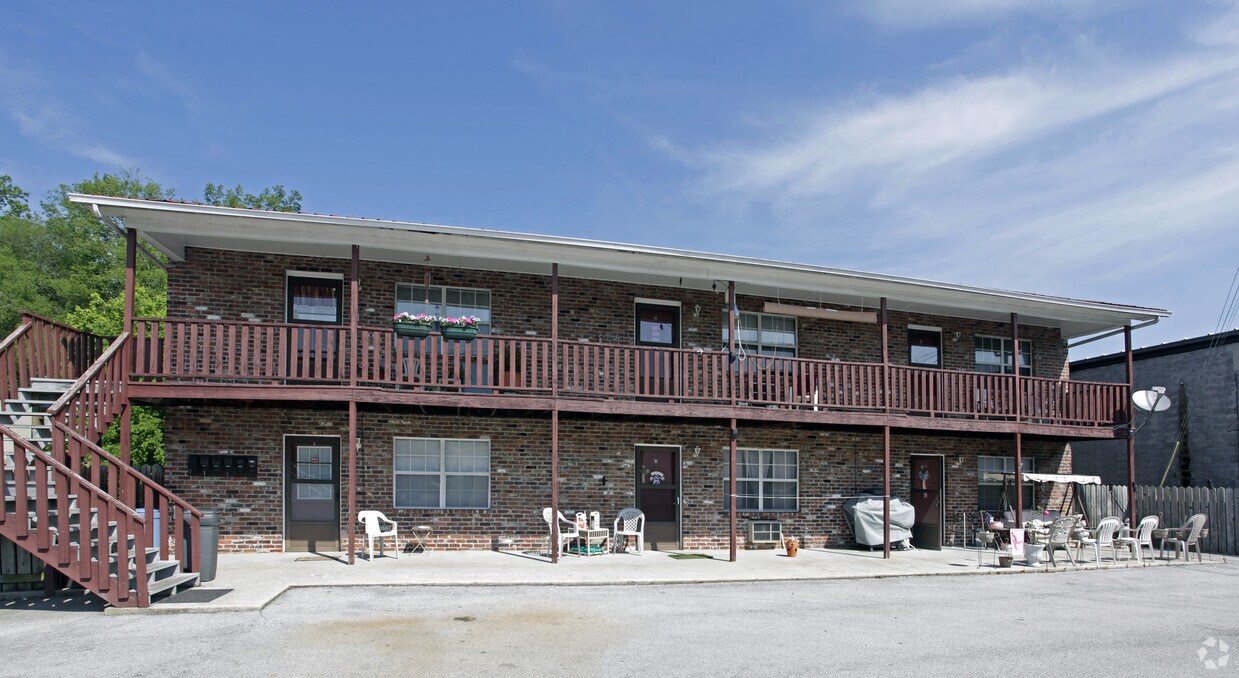 Building Photo - 611 N Kentucky St