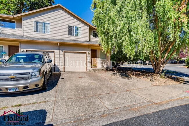 Building Photo - Pinewood 3901-03 - Lee