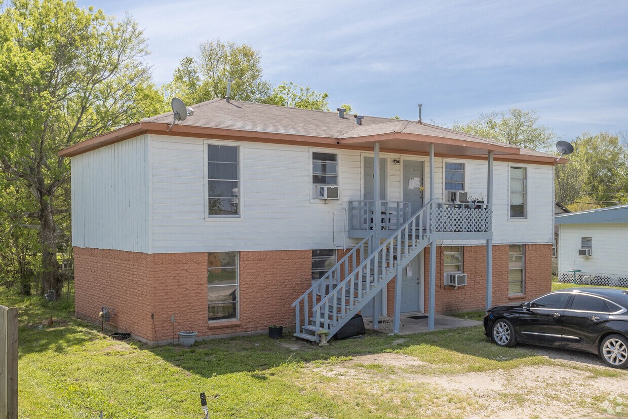 Primary Photo - 5415 3rd St