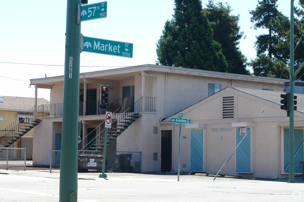 Building Photo - 895 57th St