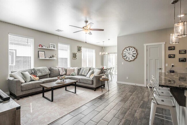 Foto del edificio - 612 NW 183rd St