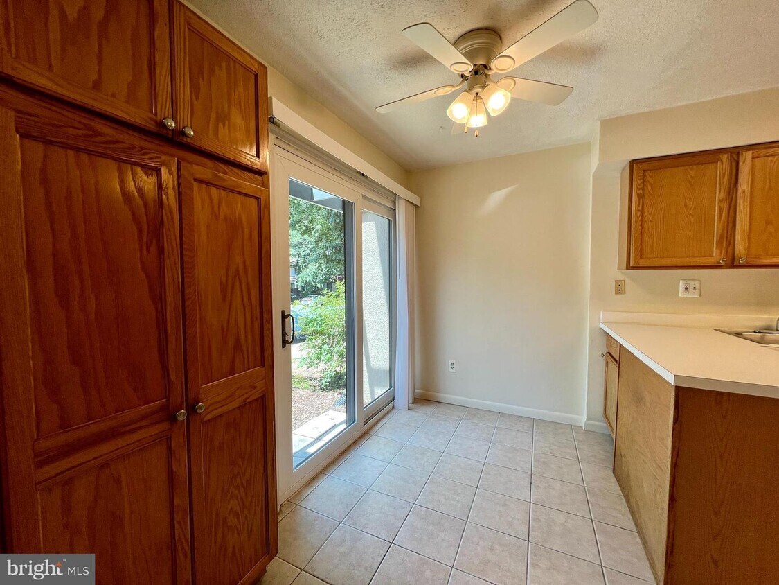 Primary Photo - 12180 Sanibel Ct