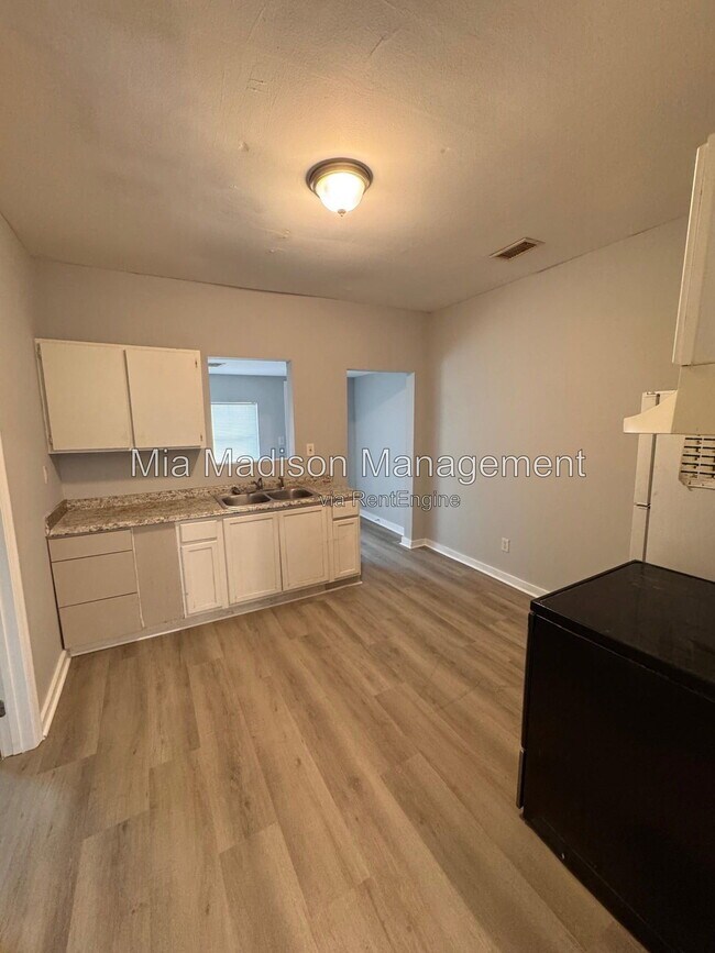 Foto del edificio - 1423 Richards St