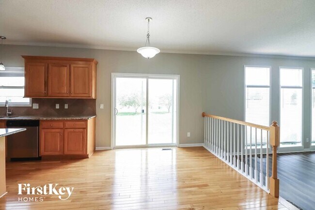 Building Photo - 507 Meadowlark Dr