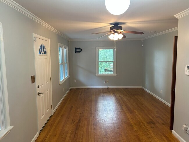Foto del edificio - 4402 Millvale Dr SW
