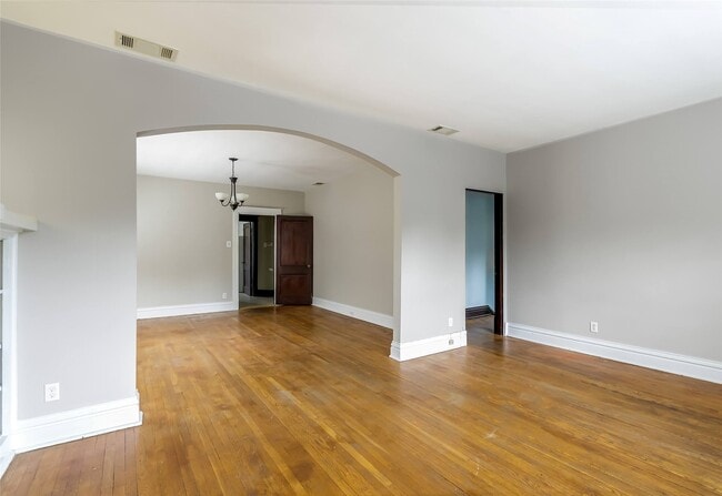 Building Photo - 7005 Amherst Ave