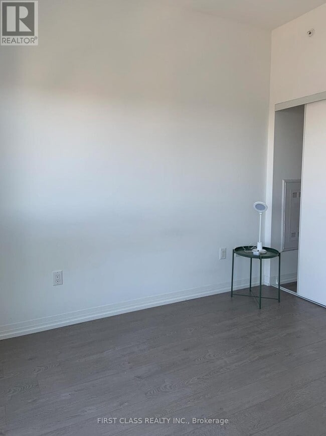 Building Photo - 251 Jarvis St