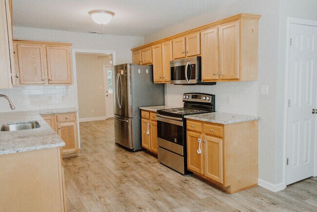 Foto del edificio - ***Coming Soon!!!!***Beautiful town home in Clayton