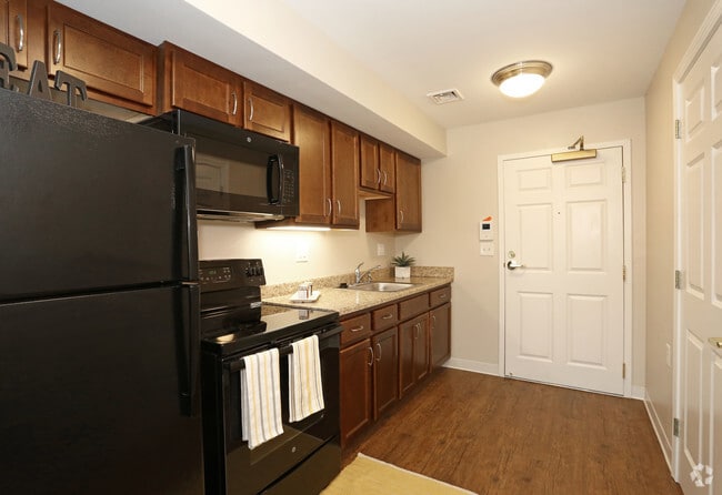 Kitchen - Lenox Schoolhouse Apartments