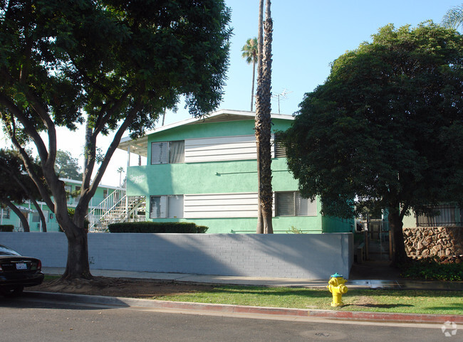 Foto del edificio - 1782-1798 Loma Vista St