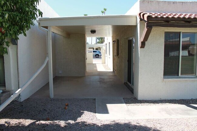 Foto del edificio - Awesome Mesa Location! Recker and Brown
