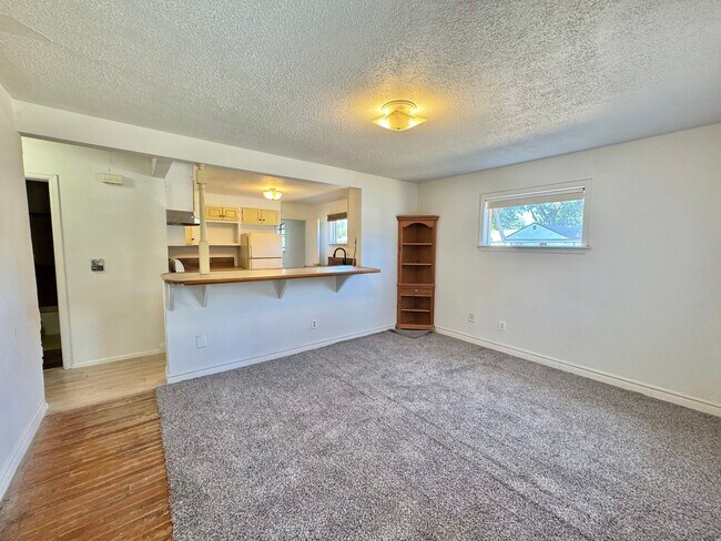 Foto del edificio - 3348 SW 23rd St