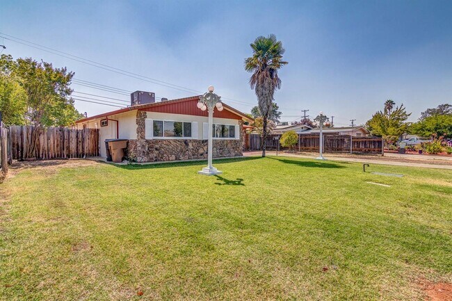 Foto del edificio - 3 br, 2 bath House - 1089 1st Street