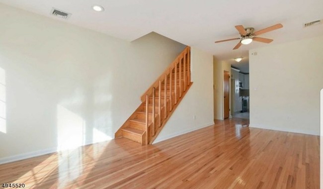 Building Photo - 174 Palisade Ave