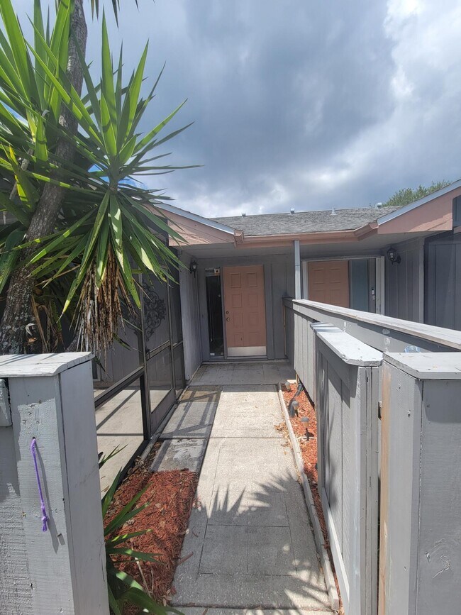 Foto del edificio - 3904 NW Cinnamon Tree Cir