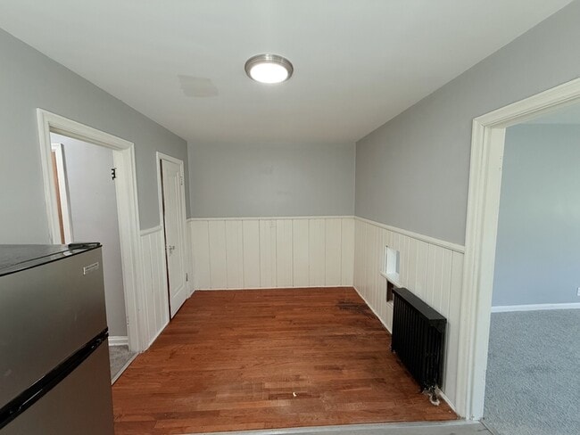 Building Photo - 3135 Mozart Ave