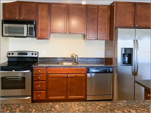 Foto del edificio - 9601 Golf Rd