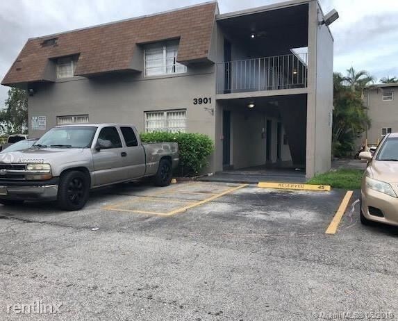 Building Photo - 3901 SW 112th Ave