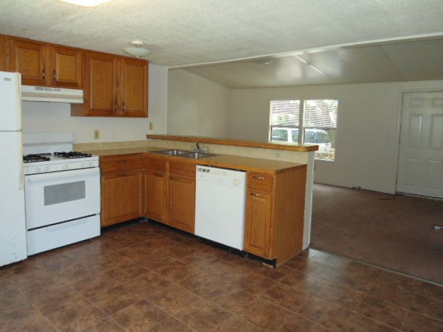 Building Photo - 773 Highland Dr