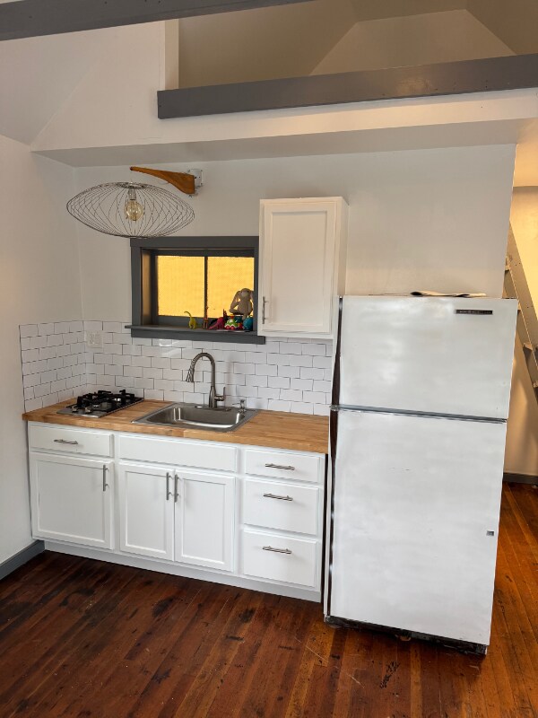 Foto del edificio - 16401 Hwy 99