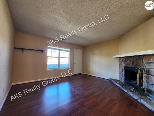 Foto del edificio - 1108 Chapel Creek Dr