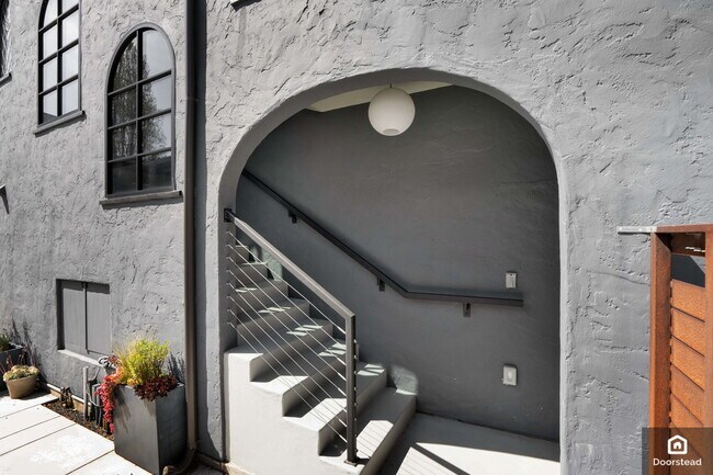 Building Photo - 1716 San Pablo Ave