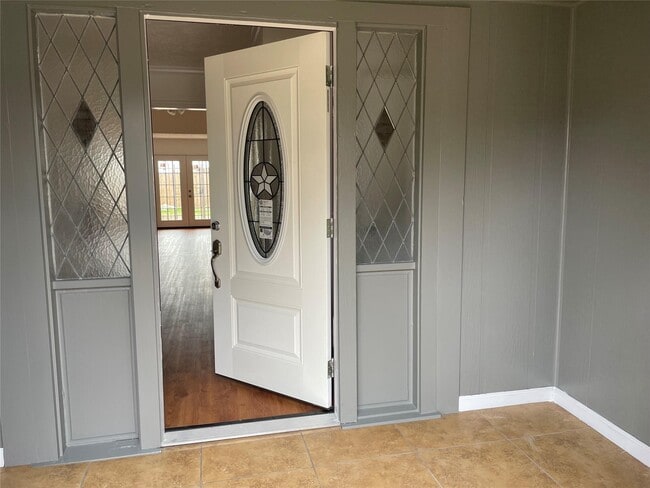 Building Photo - 10930 Bob White Dr