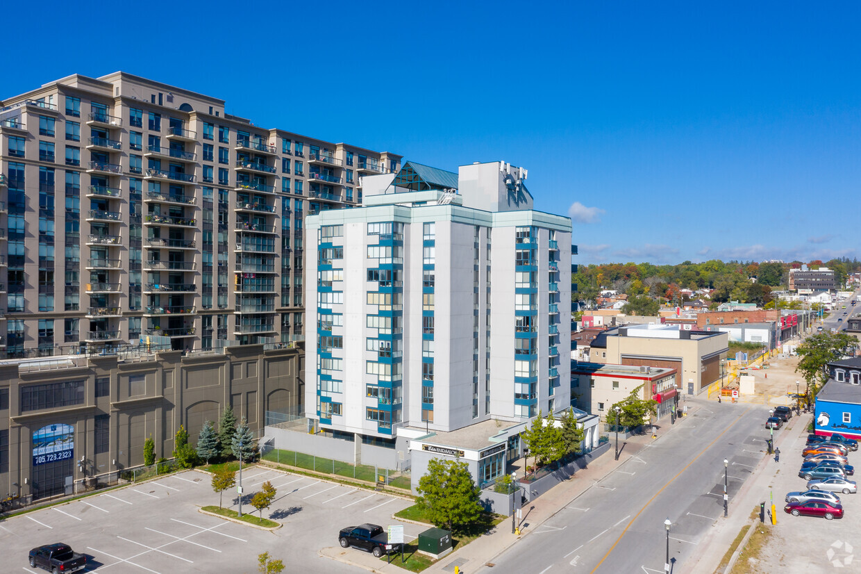 Primary Photo - Harbour Pointe