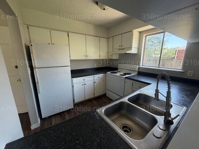 Foto del edificio - 736 W 15th St