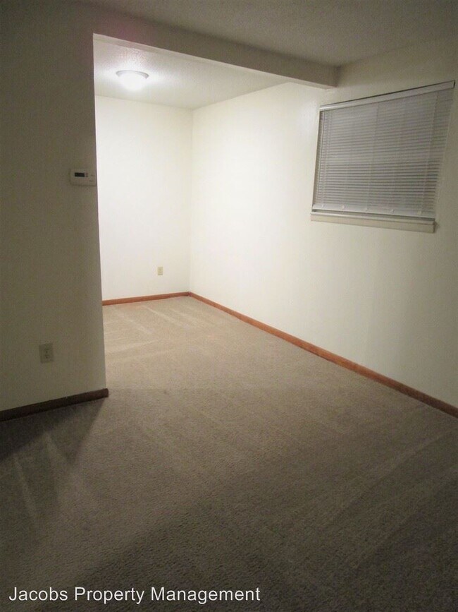 Foto del edificio - 6180 Circle Dr