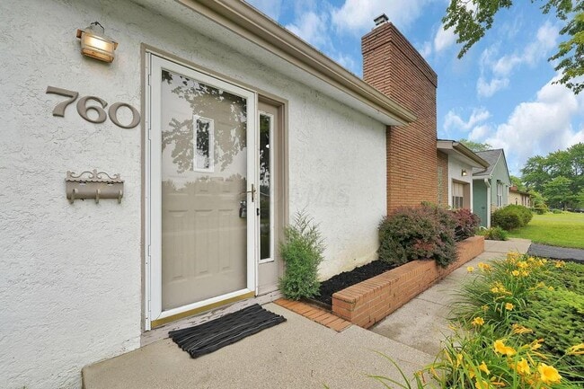 Foto del edificio - 760 Drummond Ct