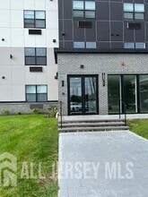 Building Photo - 100 Jackson Ave