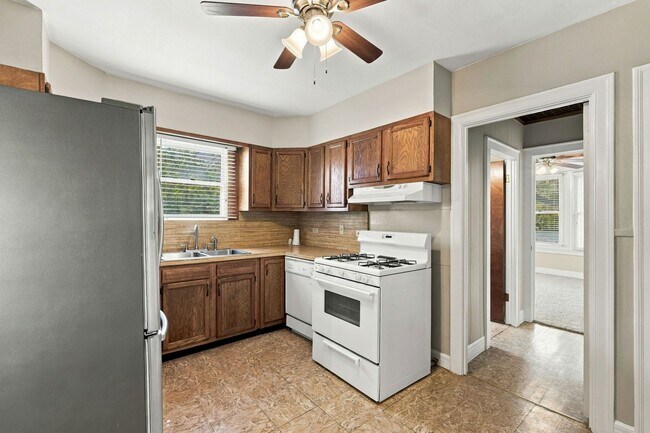 Foto del edificio - 2303 Kinney Rd