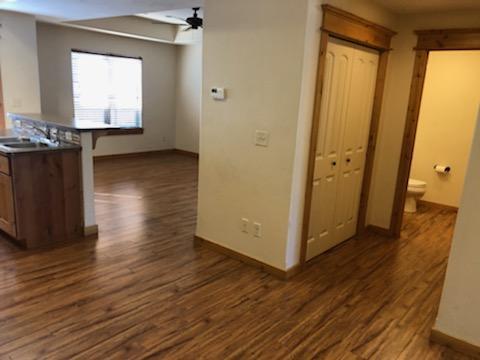 Building Photo - 1043 Rd Runner Dr