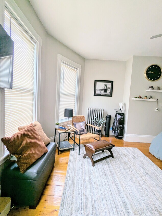 Foto principal - 881 E 4th St