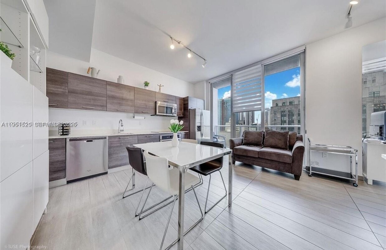 Photo - 151 Southeast 1st Street Apt #1706, Miami, FL 33131 - 1 BR 1 BA condo