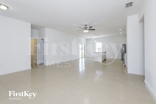Foto del edificio - 257 Elm Ct