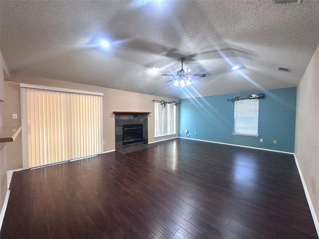 Foto del edificio - 2318 Crystal Creek Ln