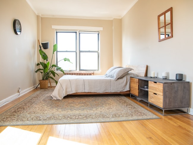 Photo - 434 W Roscoe St Apartment