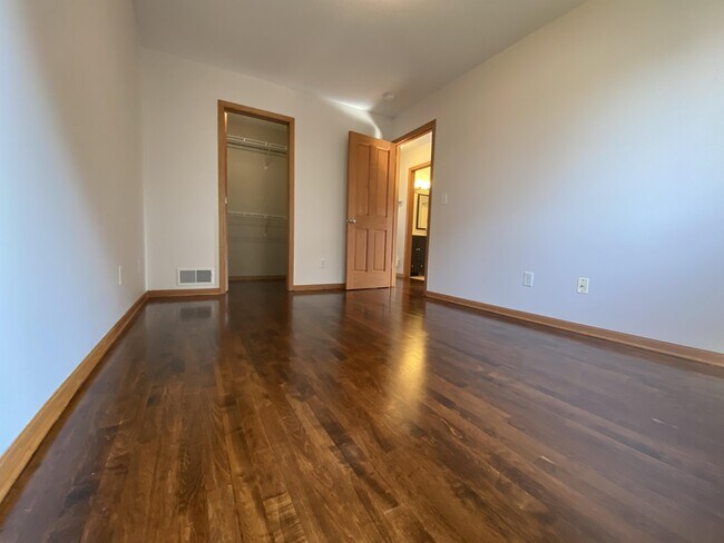 Building Photo - 2792 Monroe Dr NW